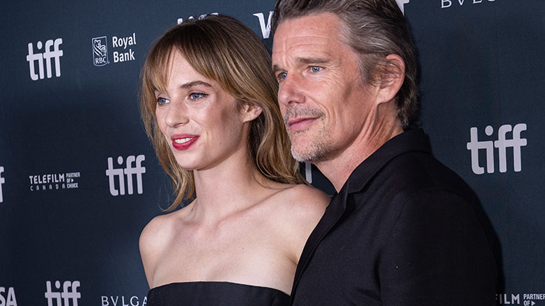 Ο Ίθαν Χοκ σκηνοθετεί την κόρη του Μάγια