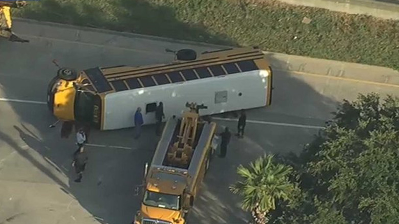 Δώδεκα τραυματίες σε τροχαίο με σχολικό λεωφορείο στο Χιούστον