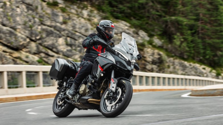 Νέα Ducati Multistrada V4 S Grand Tour με πλούσιο στάνταρ εξοπλισμό