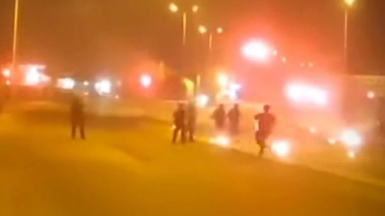 Βόμβες μολότοφ και εκρηκτικοί μηχανισμοί εντοπίστηκαν στον Ασπρόπυργο στο πλαίσιο έρευνας για τα επεισόδια στη Λ. ΝΑΤΟ