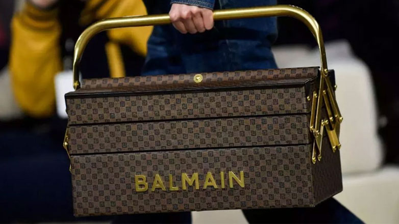 Balmain: Κλάπηκαν 50 δημιουργίες από την SS24 συλλογή του οίκου μια ανάσα πριν το show