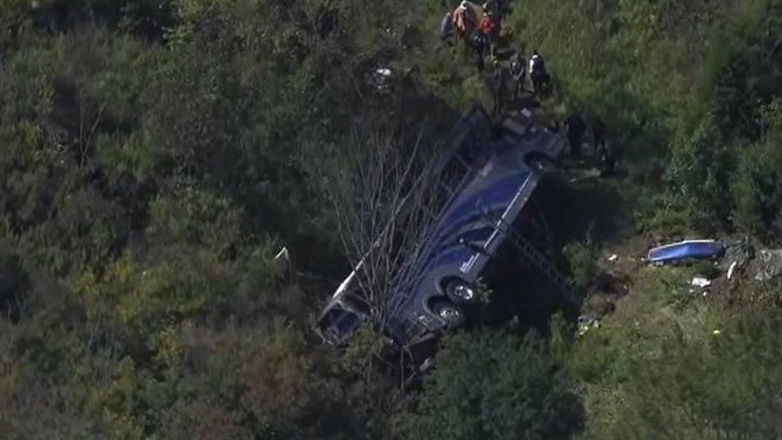 Νέα Υόρκη: Λεωφορείο με μαθητές έπεσε σε χαράδρα – Δύο νεκροί και δεκάδες τραυματίες