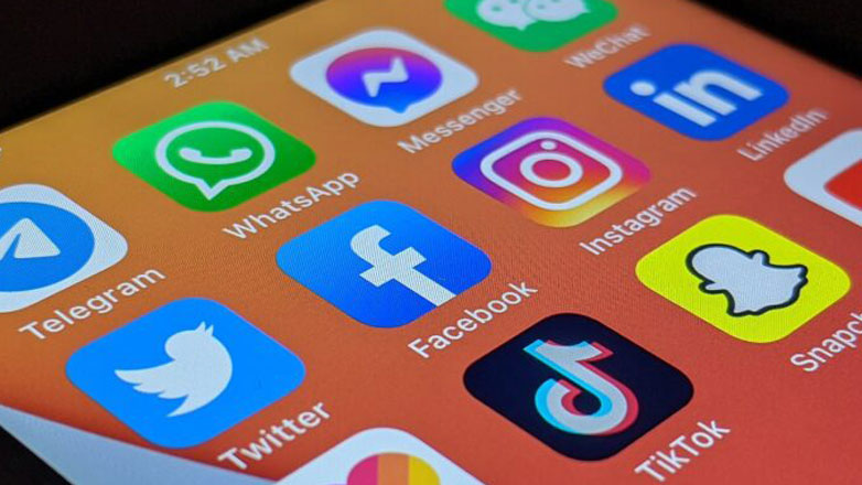 Έφτιαξε 100 ψεύτικα προφίλ σε Instagram και Facebook για να διασύρει τον πρώην της – Η απόφαση του δικαστηρίου