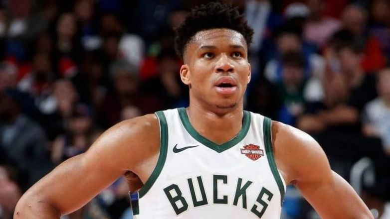 Ο Γιάννης Αντετοκούνμπο άνοιξε ελληνικό εστιατόριο στο Μιλγουόκι