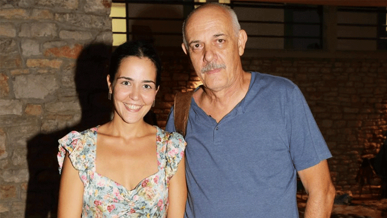 Μαριάννα Κιμούλη για την επιστροφή του πατέρα της στο θέατρο: «Δεν ήξερα ότι είχε φύγει»