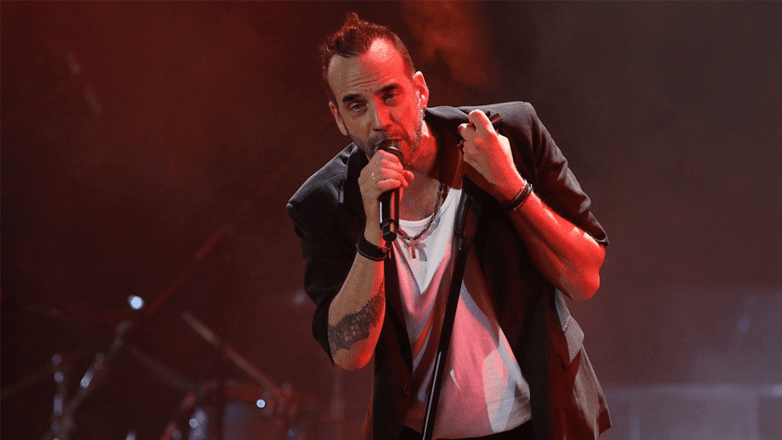 Πάνος Μουζουράκης: Τα ροζ μπαλόνια στη σκηνή για τη γέννηση της κόρης του