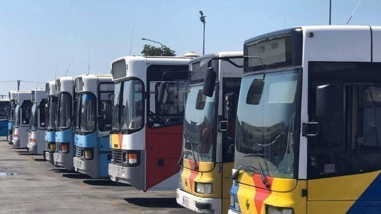 Τσακώθηκε με οδηγό του ΟΑΣΘ και έσπασε το τζάμι του λεωφορείου