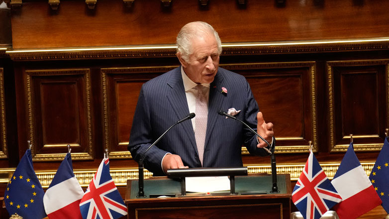 Ο βασιλιάς Κάρολος έκανε έκκληση ενώπιον των Γάλλων γερουσιαστών για μια νέα Αντάντ για το κλίμα