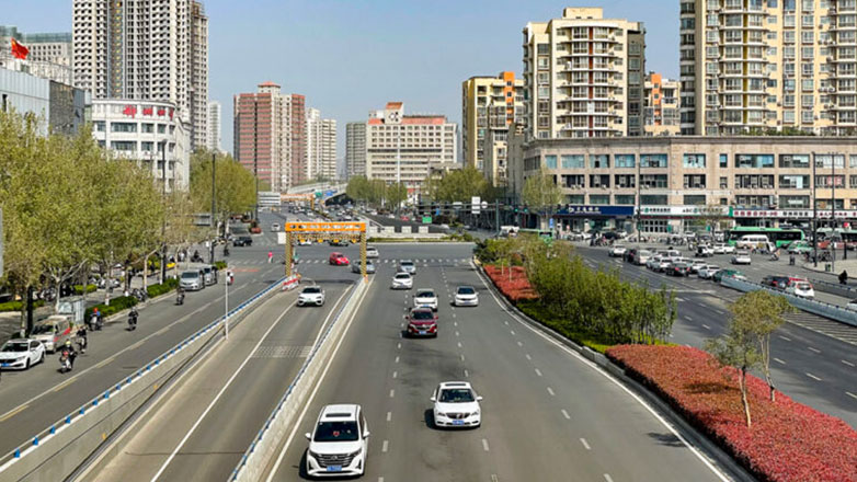 Κίνα: Δοκιμάζει αυτοκινητόδρομο 2.250 χιλιομέτρων στον οικονομικό διάδρομο με τη Μογγολία και τη Ρωσία