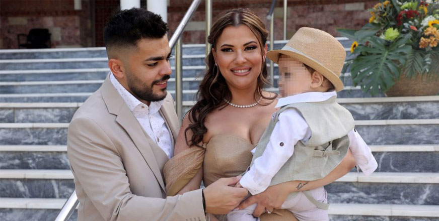 Η Λάουρα Νάργες και ο Χρήστος Σαντικάι βάφτισαν τον γιο τους – Οι πρώτες φωτογραφίες