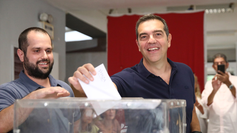Εκλογές ΣΥΡΙΖΑ: Ψήφισε στην Καισαριανή ο Αλέξης Τσίπρας