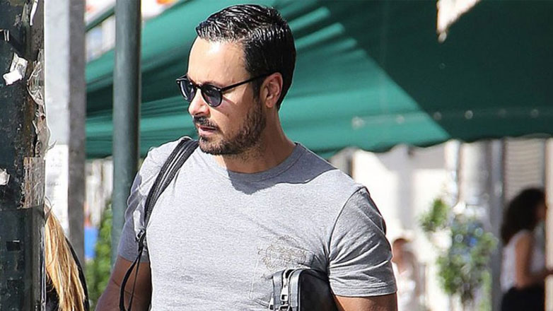 Πατέρας για τρίτη φορά έγινε ο Πέτρος Κουσουλός – Η πρώτη φωτογραφία του μωρού μετά τον τοκετό