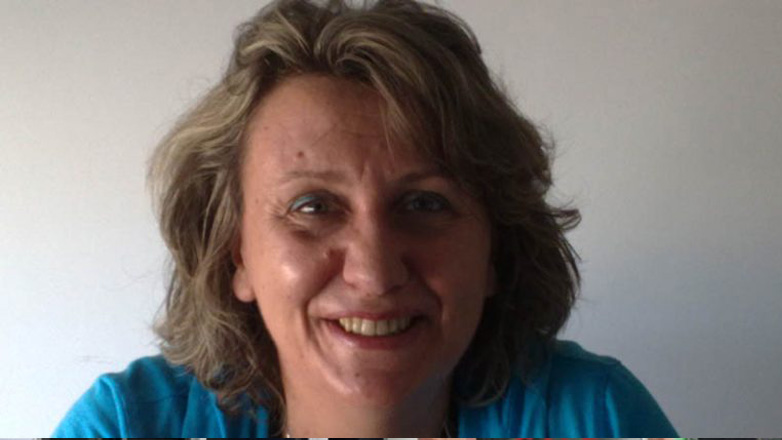 Δεύτερη αποχώρηση από τον ΣΥΡΙΖΑ μετά τη νίκη Κασσελάκη: Παραιτήθηκε η Λιάνα Κωνσταντίνου από την οργάνωση Μαραθώνα