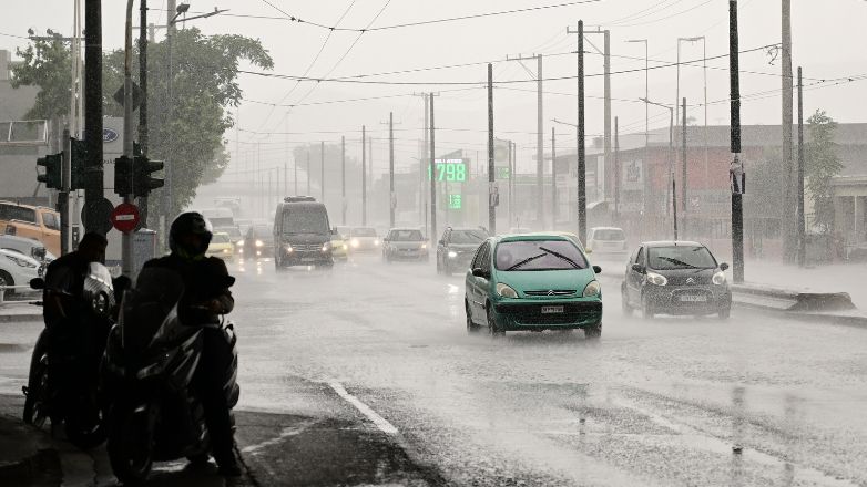 Μήνυμα του 112 για ισχυρές βροχοπτώσεις στην Αττική την Τετάρτη