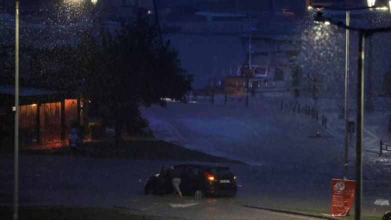 Καρδίτσα: Εκκενώθηκαν Μεταμόρφωση και Βλοχός – Μήνυμα από το 112 και στον Αμπελώνα