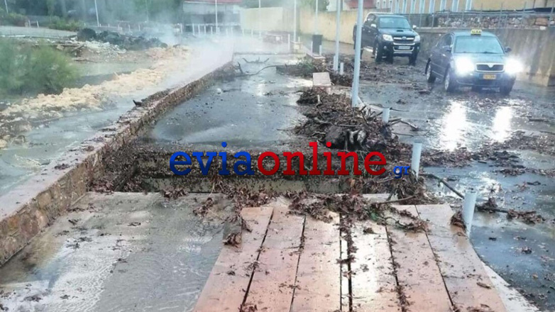 Εύβοια-Κακοκαιρία Elias: Ξηλώνουν δρόμους στον Δήμο Ιστιαίας-Αιδηψού για να περάσει το νερό