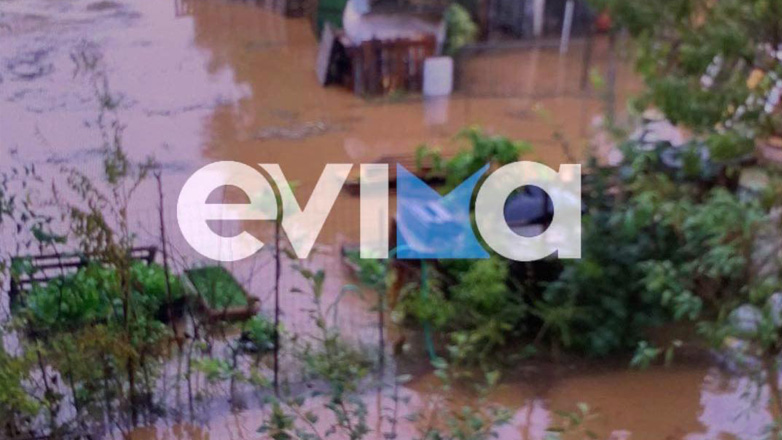 Εύβοια: Κάτοικοι ανέβηκαν στις οροφές για να σωθούν από την κακοκαιρία Elias