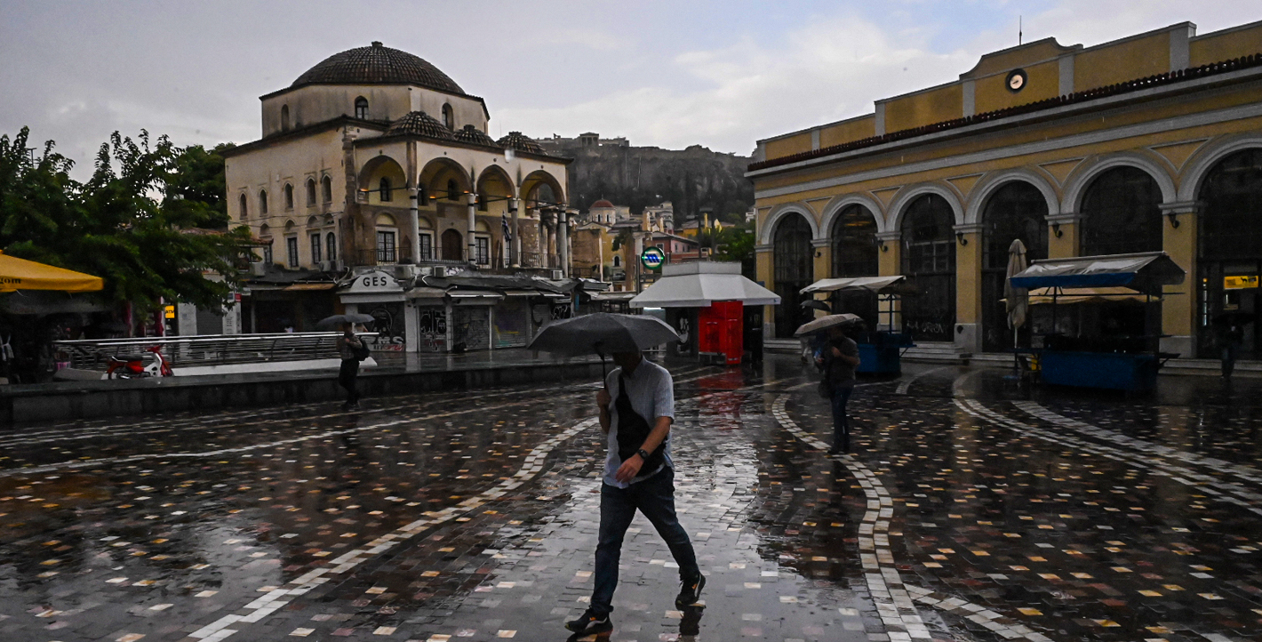 Βροχερό πρωινό στο Μοναστηράκι