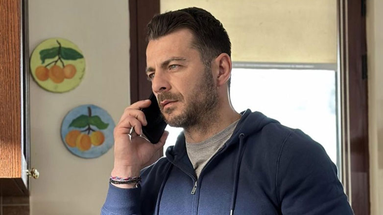 Γιώργος Αγγελόπουλος: Η απουσία από τα γυρίσματα της «Γης της Ελιάς» μετά την απώλεια της μητέρας του