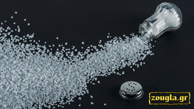 Μύθοι και πραγματικότητες για το αλάτι: Τελικά μας κάνει μόνο κακό ή το χρειαζόμαστε στη διατροφή μας;