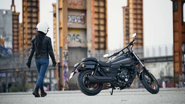 Η αμερικάνικη UM Motorcycles ήρθε με 125 και 300 cc