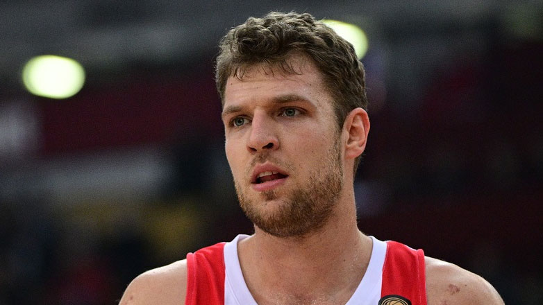 Βεζένκοφ: «Ανήκει σε όλους το βραβείο»