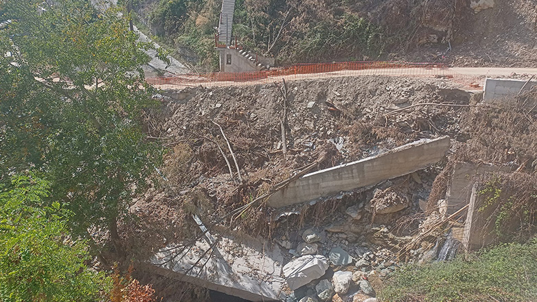 Αποκομμένη η Μακρινίτσα λόγω της κακοκαιρίας Elias