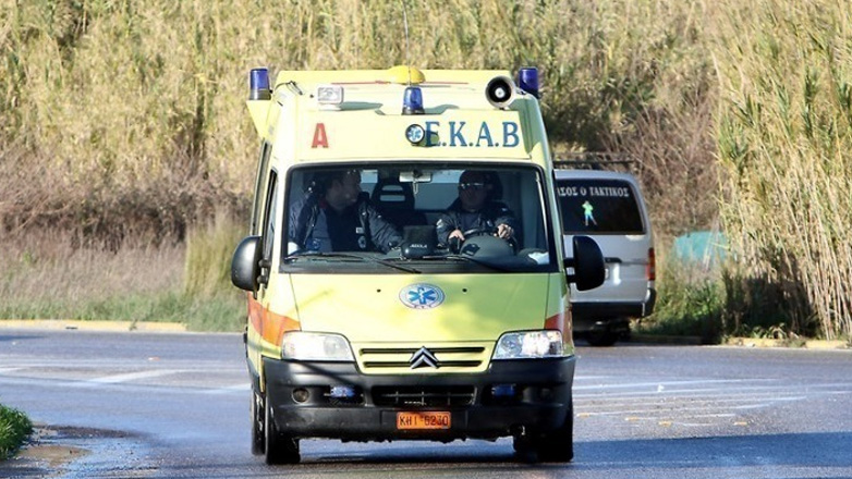 Θεσσαλονίκη: Νεκρός 26χρονος σε τροχαίο – Το ΙΧ του καρφώθηκε σε τσιμεντένιο τοίχο