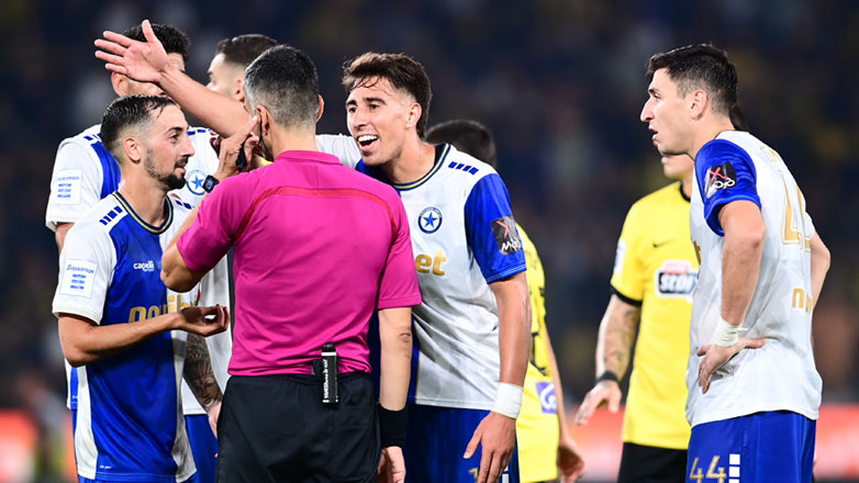 «Έξαλλοι και απηυδισμένοι με τη διαιτησία»