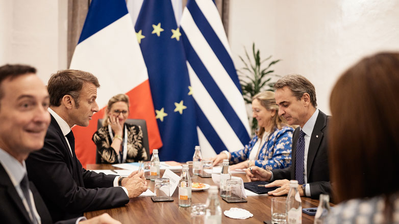 Συνάντηση Μητσοτάκη – Μακρόν: «Η Ελλάδα θα παραμείνει συνεπής στην πολιτική φύλαξης των συνόρων»