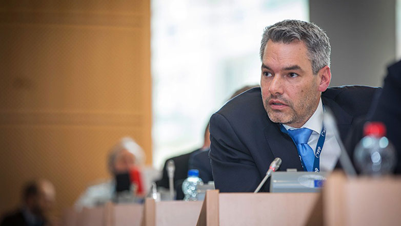 Νεχάμερ: «Ας φάνε στα McDonald’s» – Ο Αυστριακός καγκελάριος προέτρεψε γονείς με χαμηλό εισόδημα να ταΐζουν χάμπουργκερ τα παιδιά τους