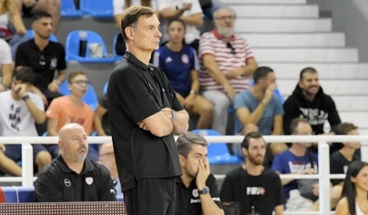 Μπαρτζώκας: «Είμαστε συναισθηματικά φορτισμένοι με τον Βεζένκοφ, όχι με τον Σλούκα»