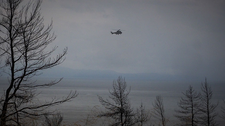Απαγόρευση κυκλοφορίας στη θαλάσσια περιοχή που κατέπεσε το ελικόπτερο στο Μαντούδι
