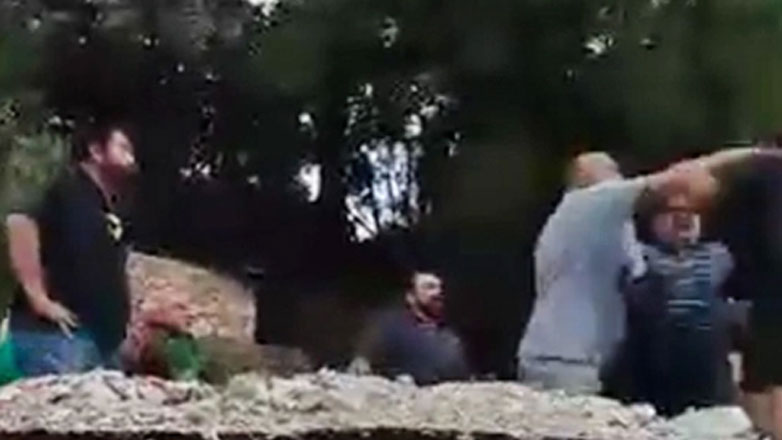 Ο Αχιλλέας Μπέος χαστούκισε πλημμυροπαθή