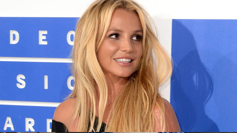 Η Britney Spears για το show με τα μαχαίρια: «Ήταν ψεύτικα, δε χρειάζεται να καλέσει κανείς την αστυνομία»
