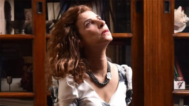 «Αντίο μαμά» με τη Μαρία Παπαλάμπρου στο θέατρο Αλκμήνη