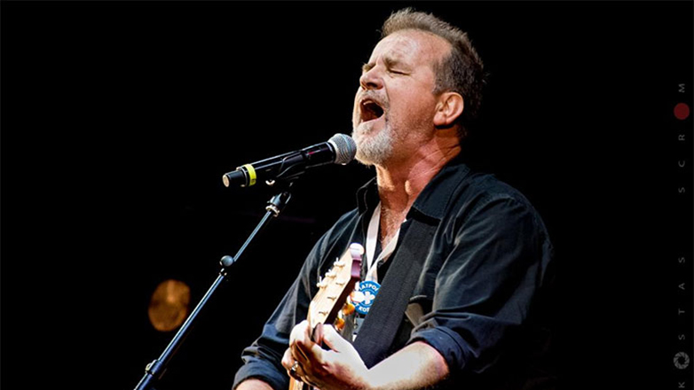 Νίκος Ζιώγαλας, On the Road: «Δυο λέξεις μόνο»