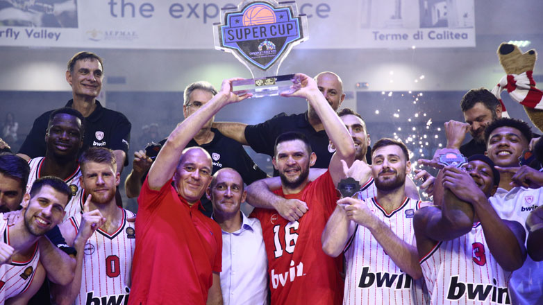 Ο Ολυμπιακός κατέκτησε το Σούπερ Καπ, 75-51 τον Παναθηναϊκό