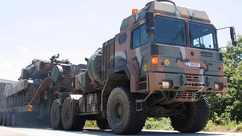 Τραγωδία στον Ωρωπό: Αρματοφόρο που συμμετείχε στον «Παρμενίωνα» παρέσυρε και σκότωσε 70χρονη