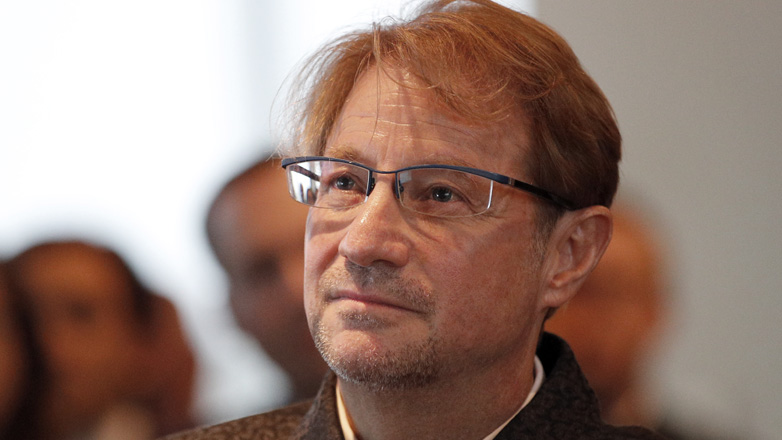 Συνελήφθη στο Ισραήλ ο Μεξικανός συγγραφέας Αντρές Ροεμέρ που κατηγορείται για δεκάδες βιασμούς