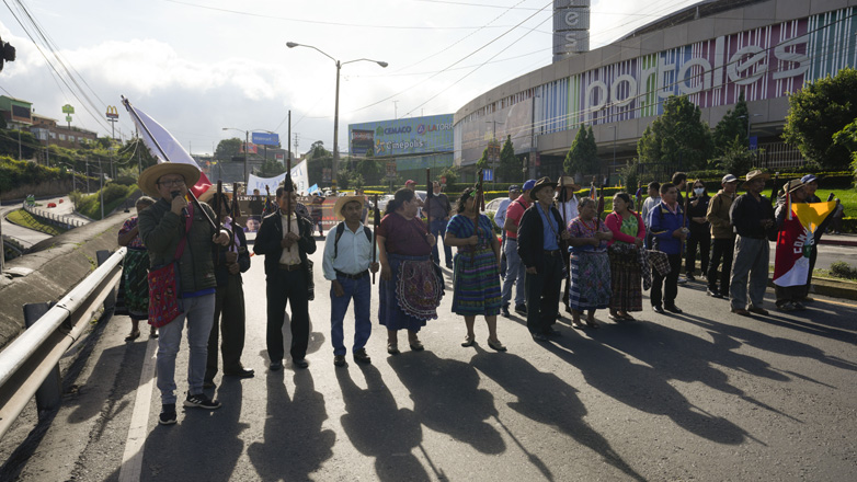 Γουατεμάλα: Διαδηλωτές κλείνουν δρόμους – Ζητούν την παραίτηση τριών δικαστών