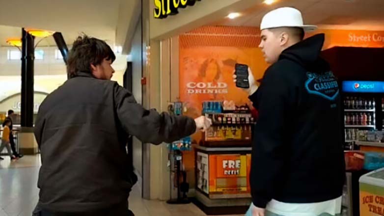 ΗΠΑ: Διανομέας πυροβόλησε εξ επαφής γνωστό Youtuber που του έκανε πλάκα