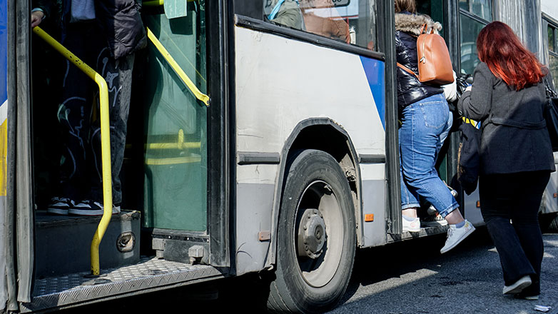 Κρήτη: Επιθέσεις με πέτρες σε λεωφορεία εν κινήσει στο Ηράκλειο