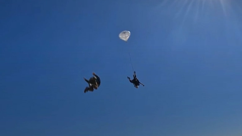 Η γηραιότερη γυναίκα 104 ετών σε ελεύθερη πτώση