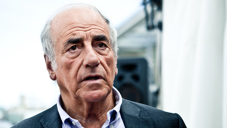 Πέθανε ο Ζαν-Πιέρ Ελκαμπάς, σπουδαία φυσιογνωμία της γαλλικής δημοσιογραφίας