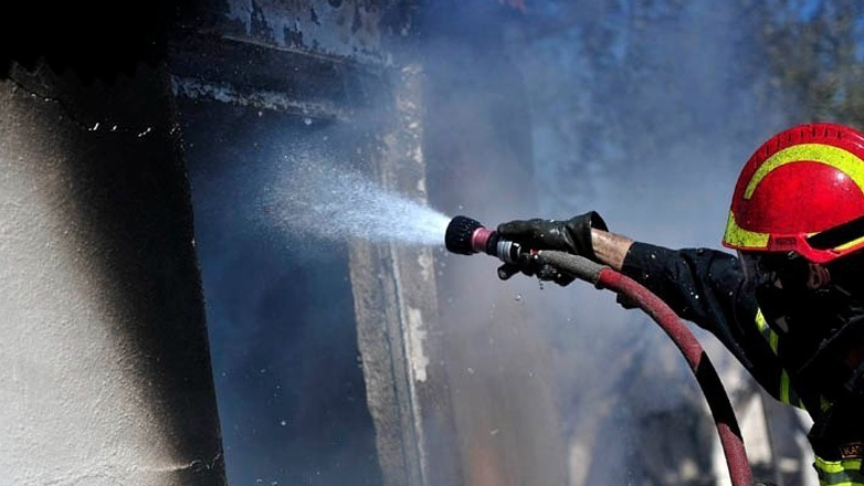 Άγιος Παντελεήμονας: Διακοπή κυκλοφορίας στην οδό Αχαρνών λόγω πυρκαγιάς σε κατάστημα