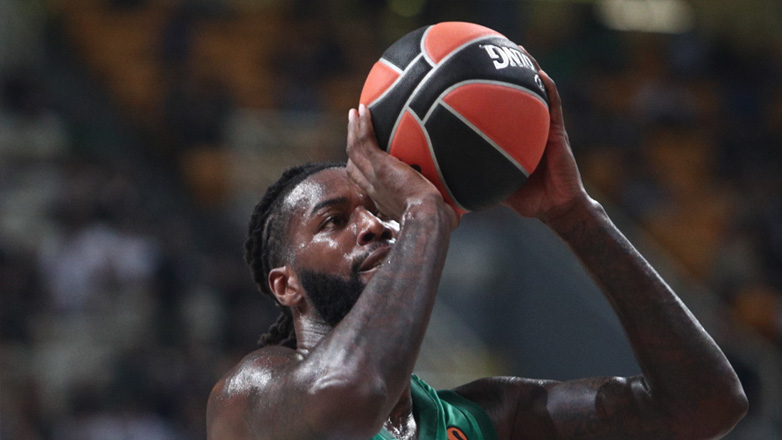 Λεσόρ: «Να δώσουμε ό,τι έχουμε στο παρκέ με Ολυμπιακό»