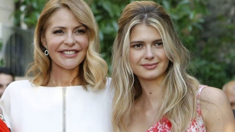 Έξαλλη η Τζένη Μπαλατσινού με τις φήμες περί εγκυμοσύνης της κόρης της – Η οργισμένη απάντηση