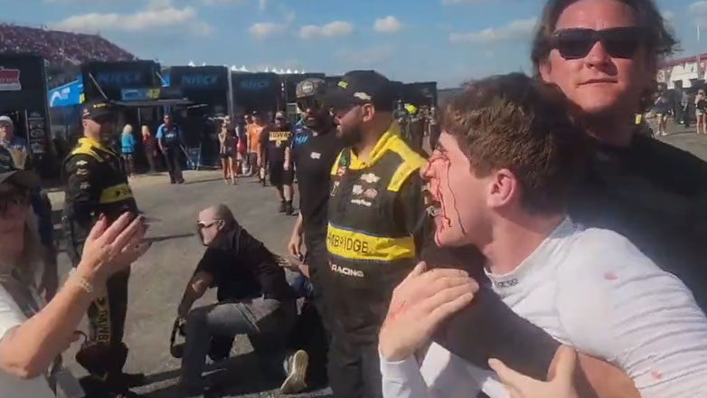 Πολύ ξύλο μεταξύ οδηγών NASCAR μετά από σύγκρουση – Viral το βίντεο με τον 47χρονο να ματώνει τον 22χρονο