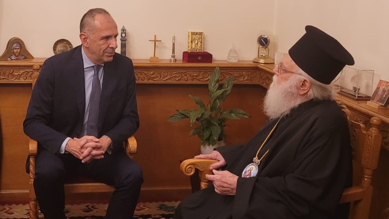 Γεραπετρίτης: Επίσκεψη στα Τίρανα για τη σύνοδο των ΥΠΕΞ – Η συζήτηση με τον Αρχιεπίσκοπο Αλβανίας